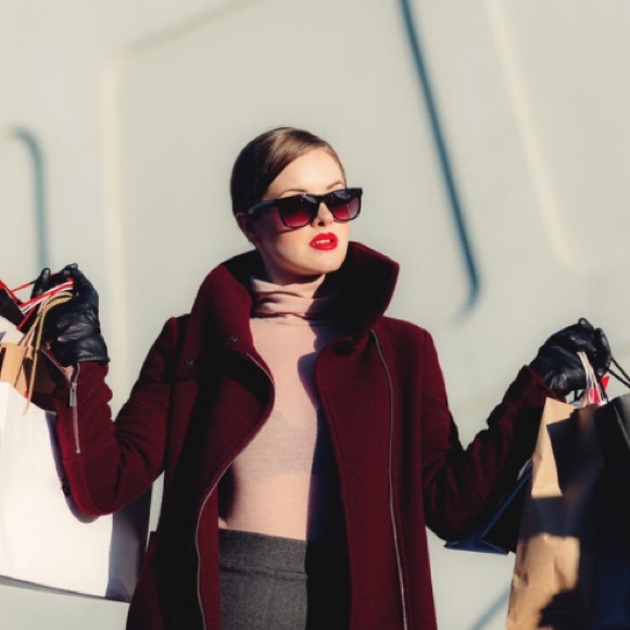 Meet your Posher, Ariel - Picture 1 of 1